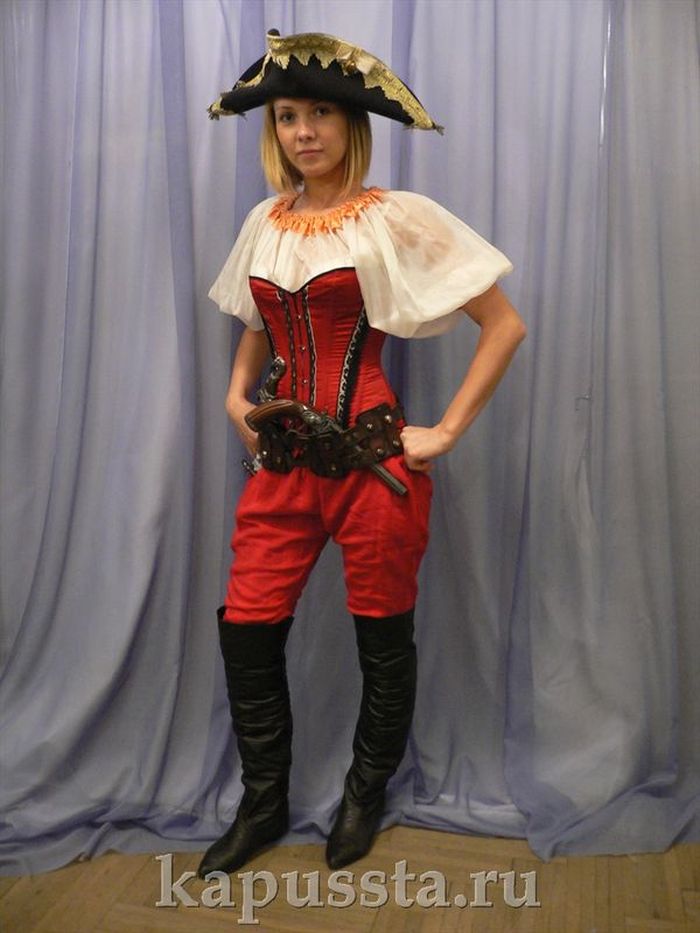 Пиратский женский костюм в брюках